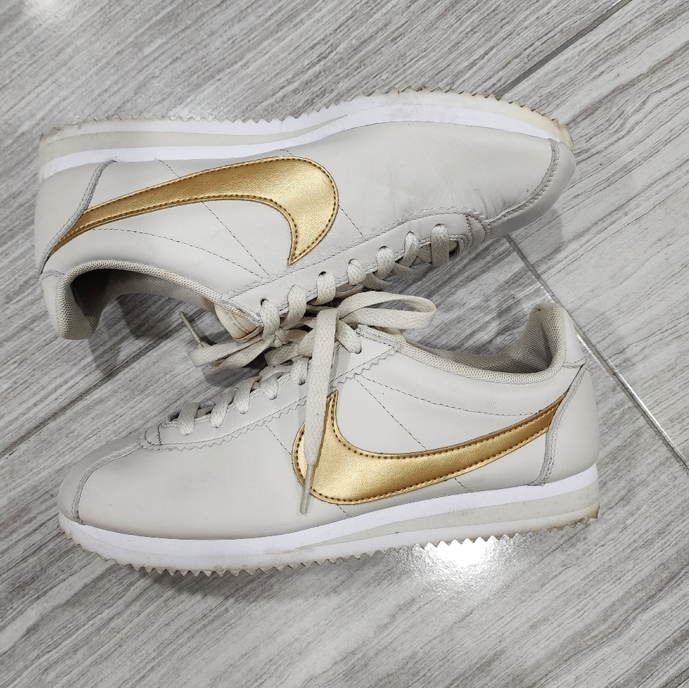 Nike Cortez Gold sz 7.5w